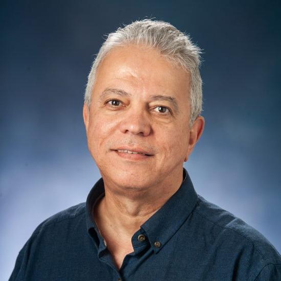Carlos Bertulani教授